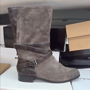 UGG Gray Winter Boots with Suede Finish
